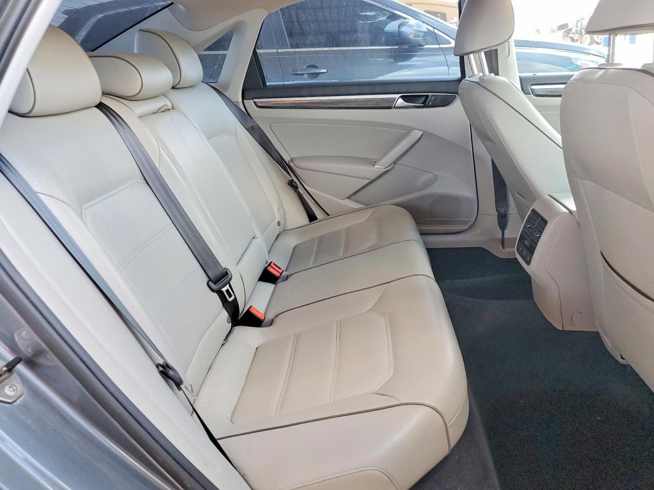 2016 VOLKSWAGEN PASSAT SE — Фото 10 из 12