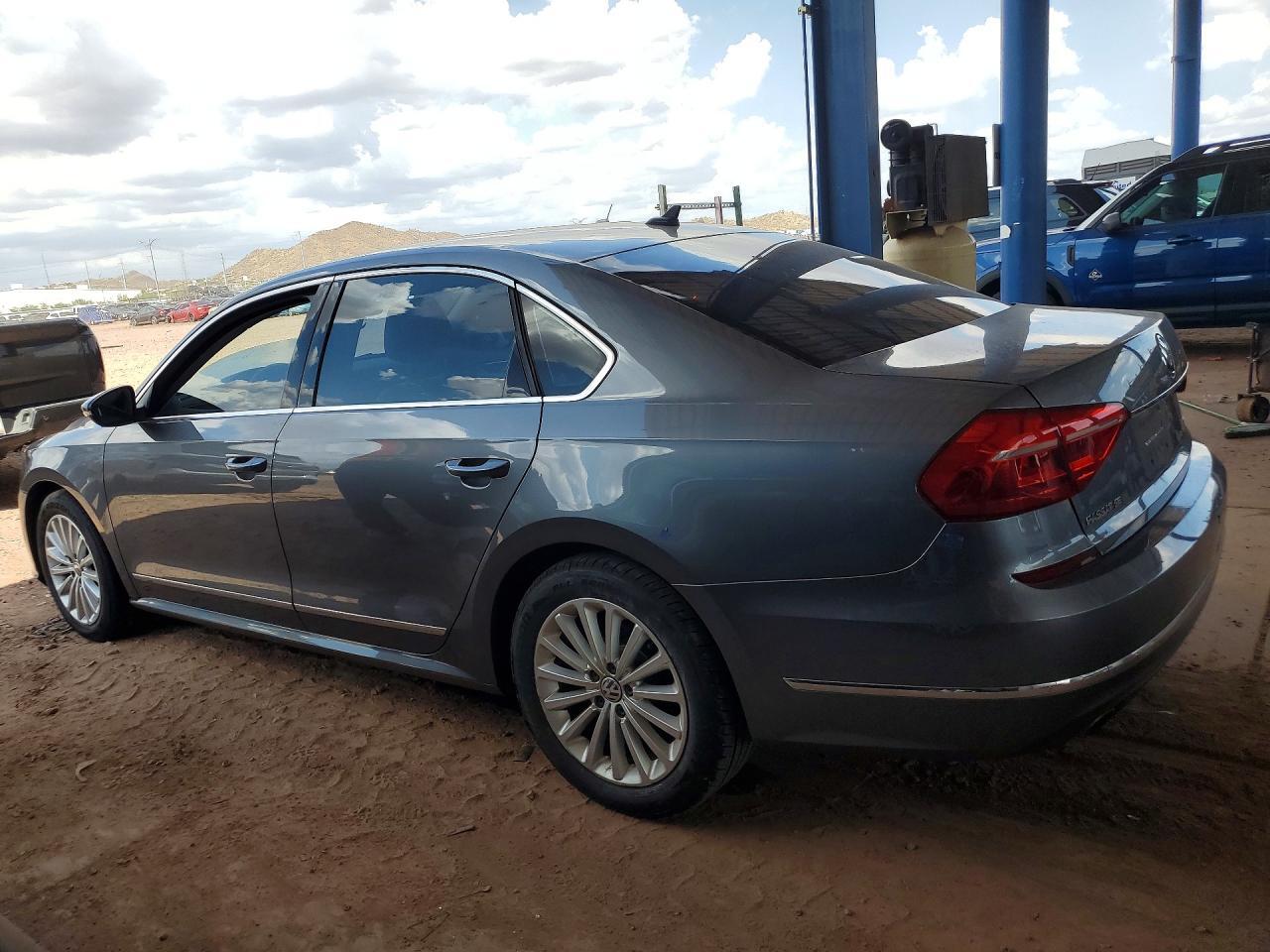 2016 VOLKSWAGEN PASSAT SE — Фото 2 из 12