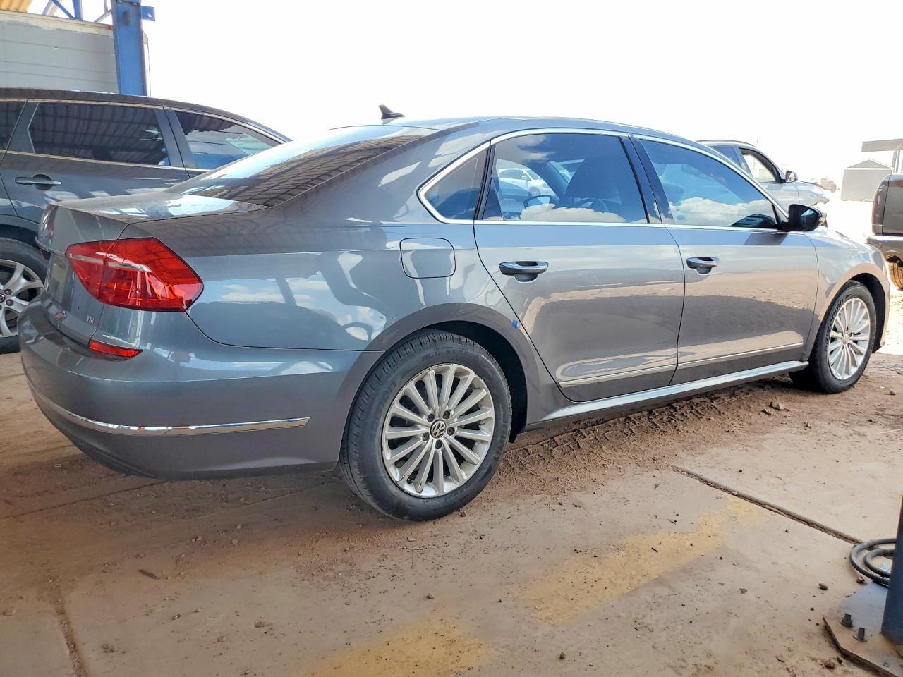 2016 VOLKSWAGEN PASSAT SE — Фото 3 из 12
