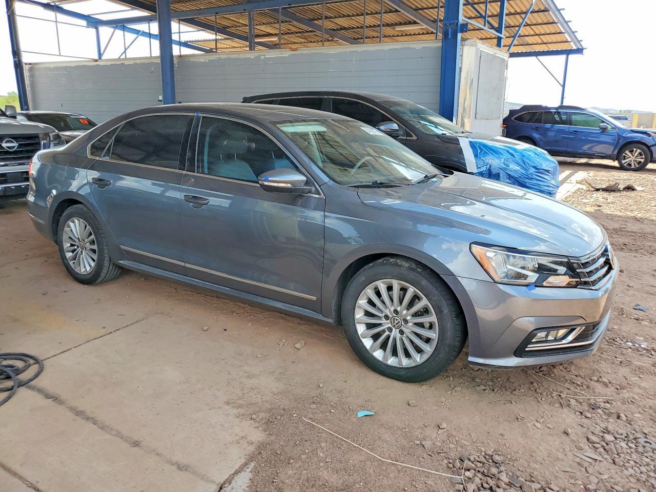 2016 VOLKSWAGEN PASSAT SE — Фото 4 из 12