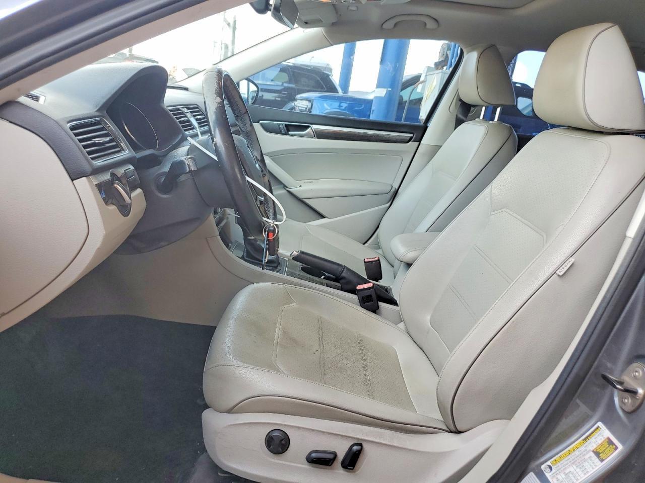 2016 VOLKSWAGEN PASSAT SE — Фото 7 из 12