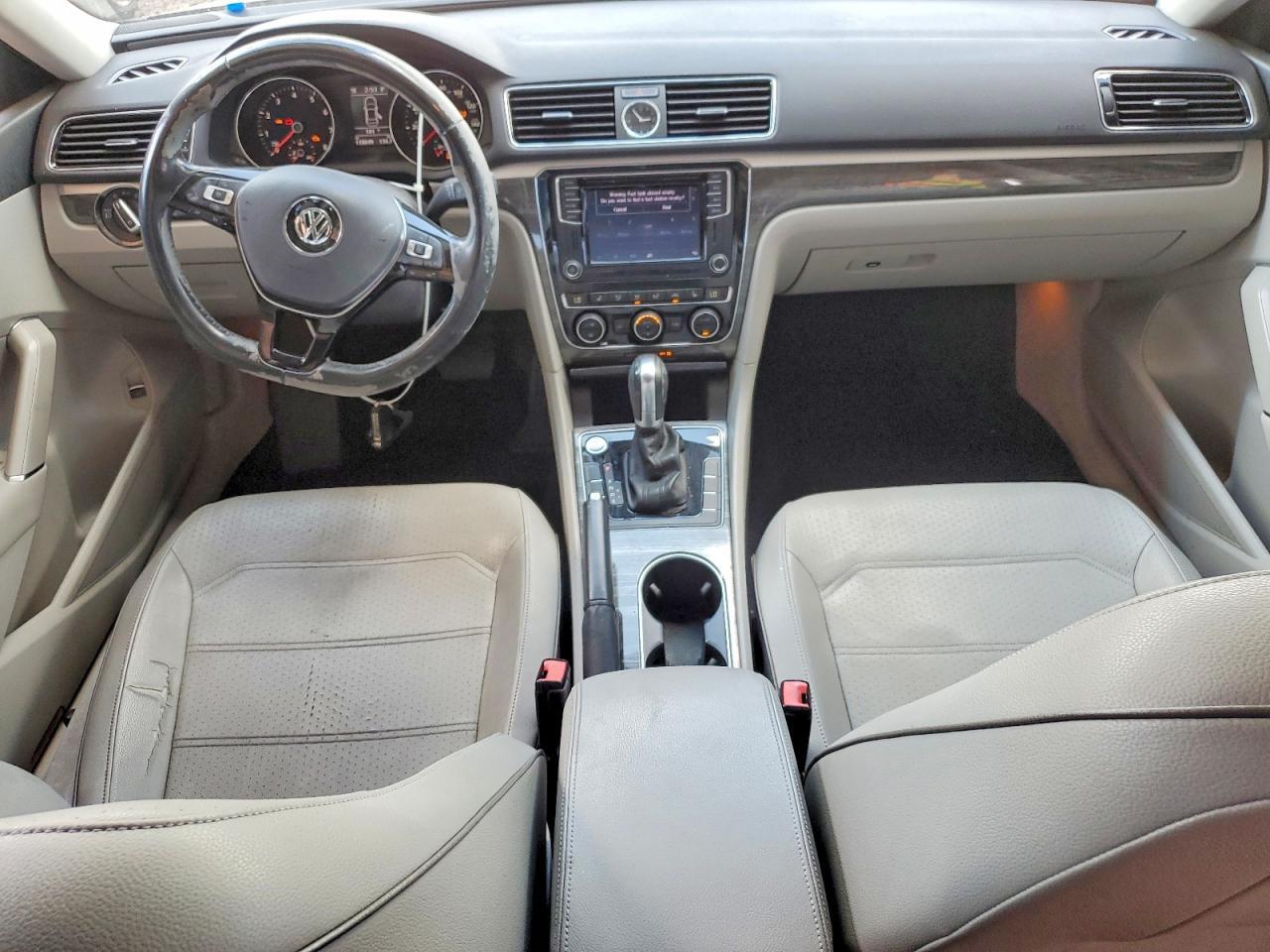 2016 VOLKSWAGEN PASSAT SE — Фото 8 из 12