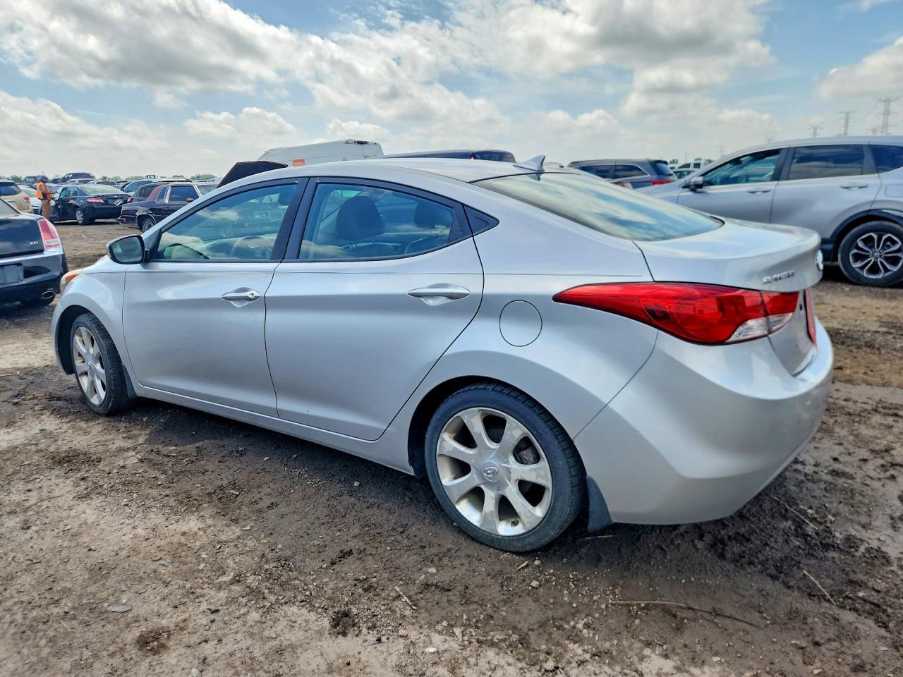 2013 HYUNDAI ELANTRA LIMITED — Фото 2 из 12