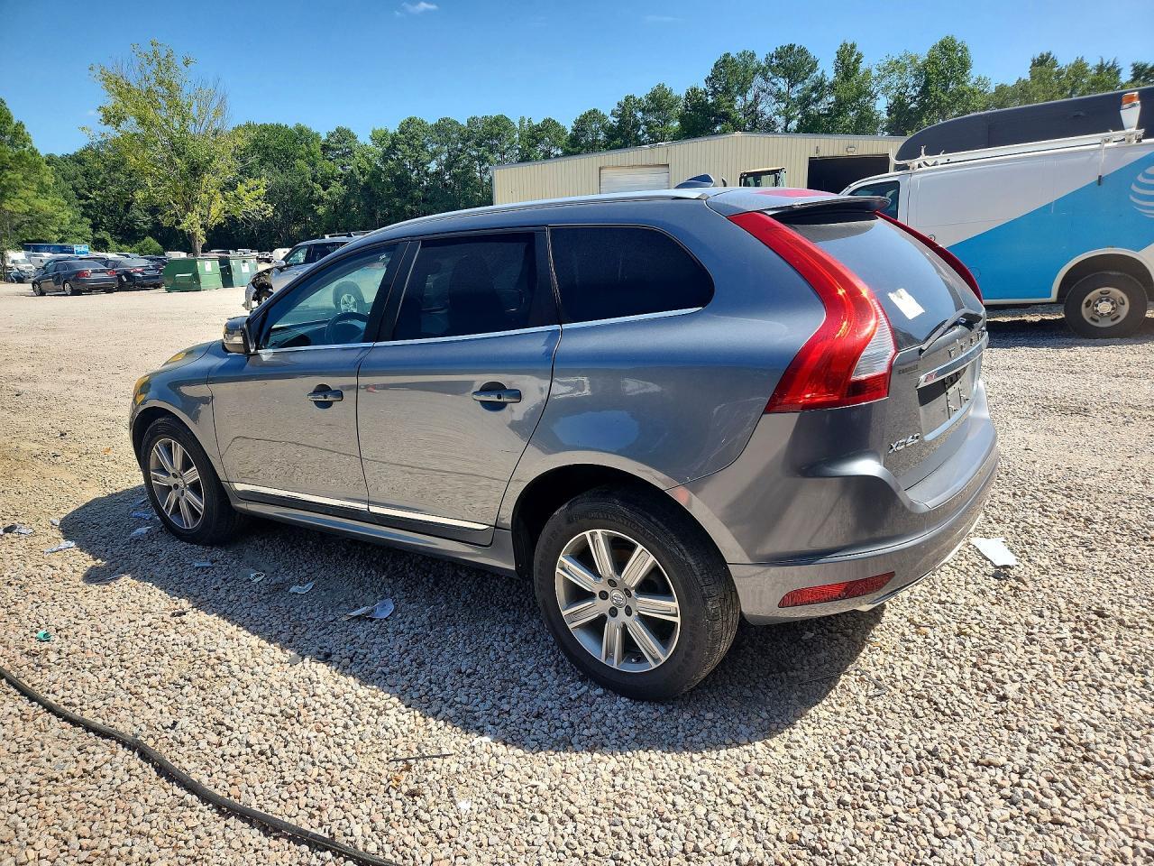 2016 VOLVO XC60 T5 PREMIER — Фото 2 из 12