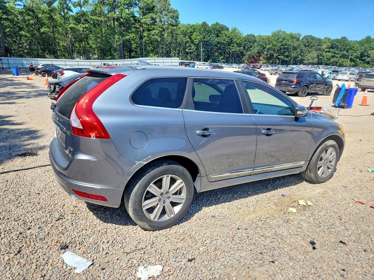 2016 VOLVO XC60 T5 PREMIER — Фото 3 из 12