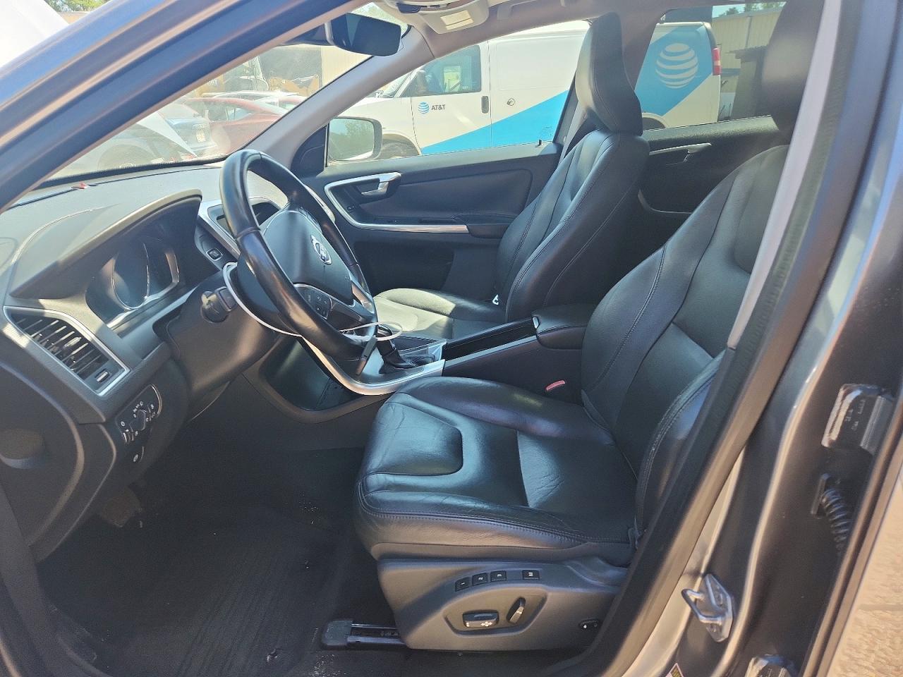 2016 VOLVO XC60 T5 PREMIER — Фото 7 из 12