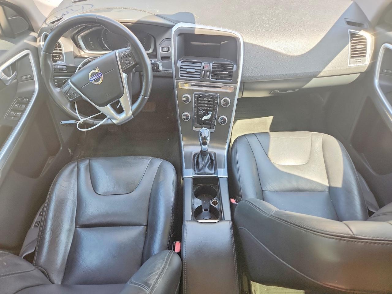 2016 VOLVO XC60 T5 PREMIER — Фото 8 из 12