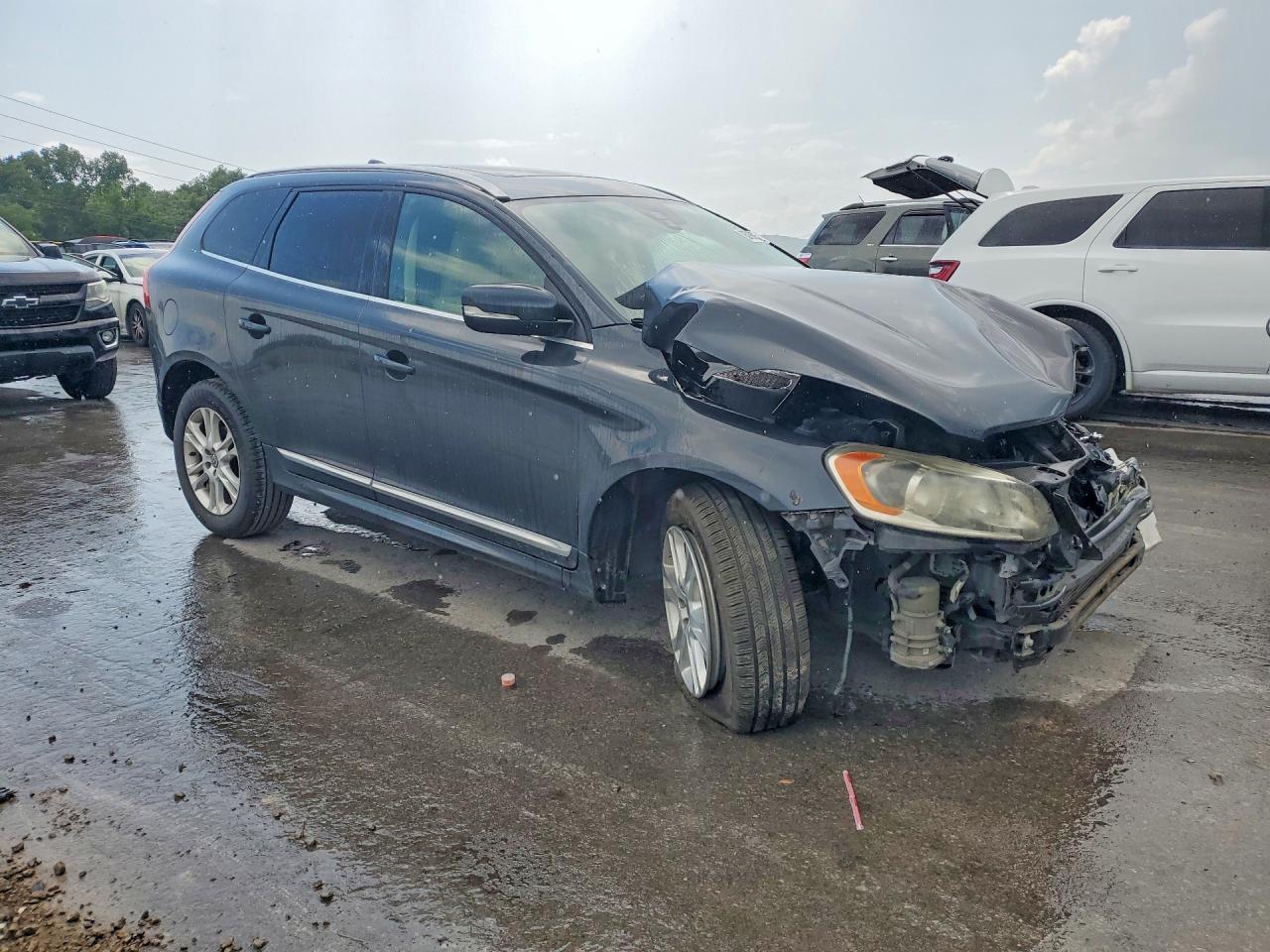 2016 VOLVO XC60 T5 PREMIER — Фото 4 из 13