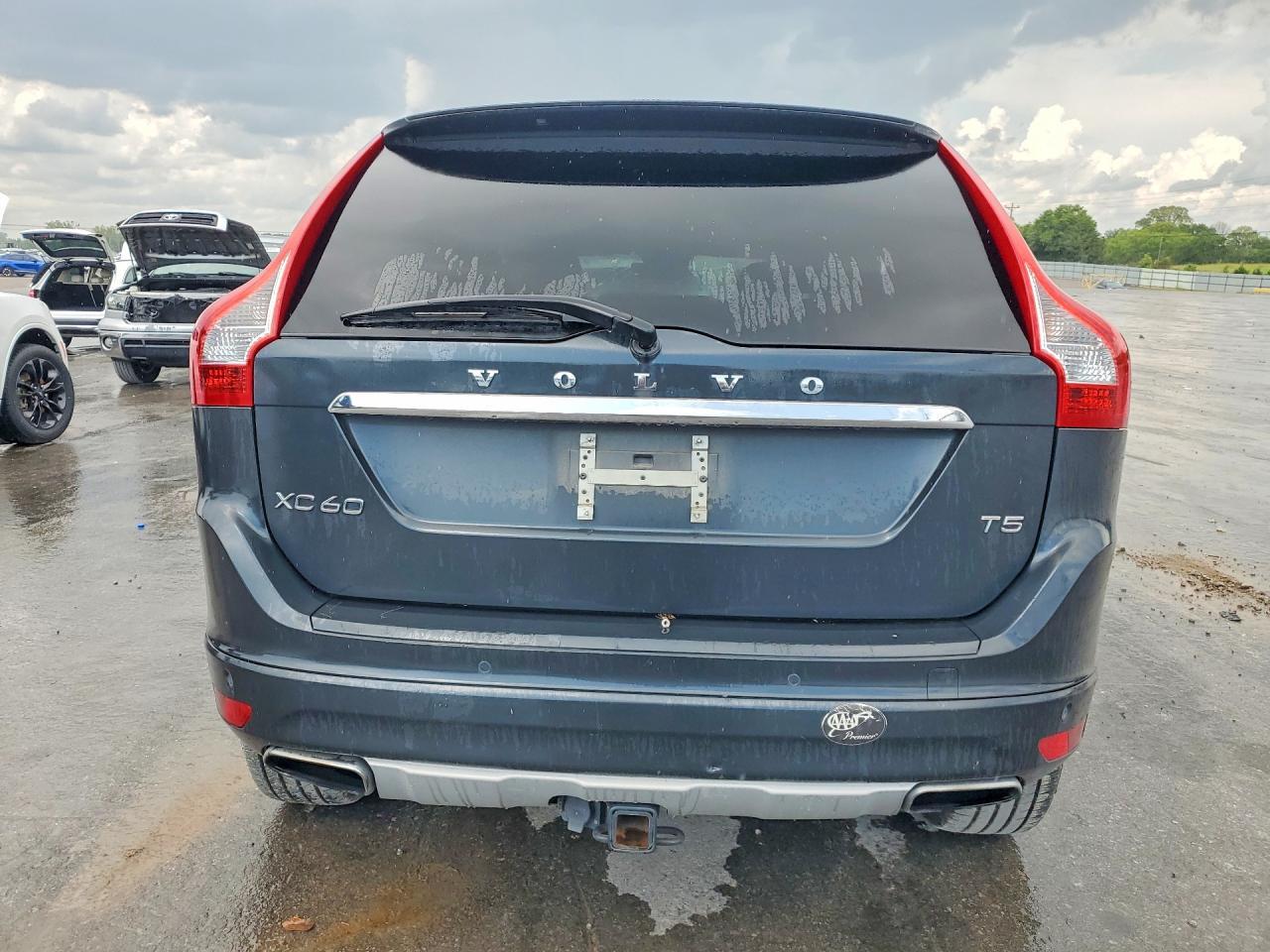 2016 VOLVO XC60 T5 PREMIER — Фото 6 из 13