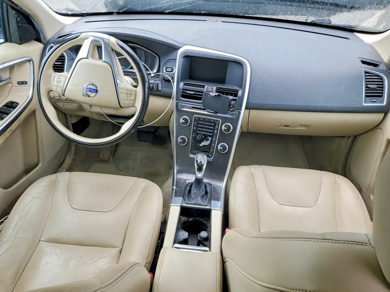 2016 VOLVO XC60 T5 PREMIER — Фото 8 из 13
