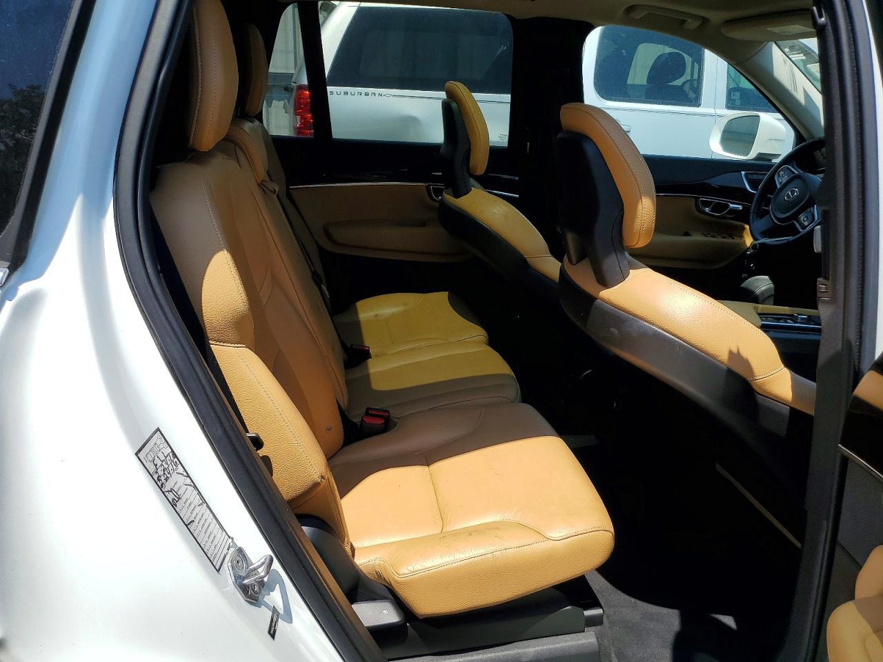 2016 VOLVO XC90 T6 — Фото 11 из 13