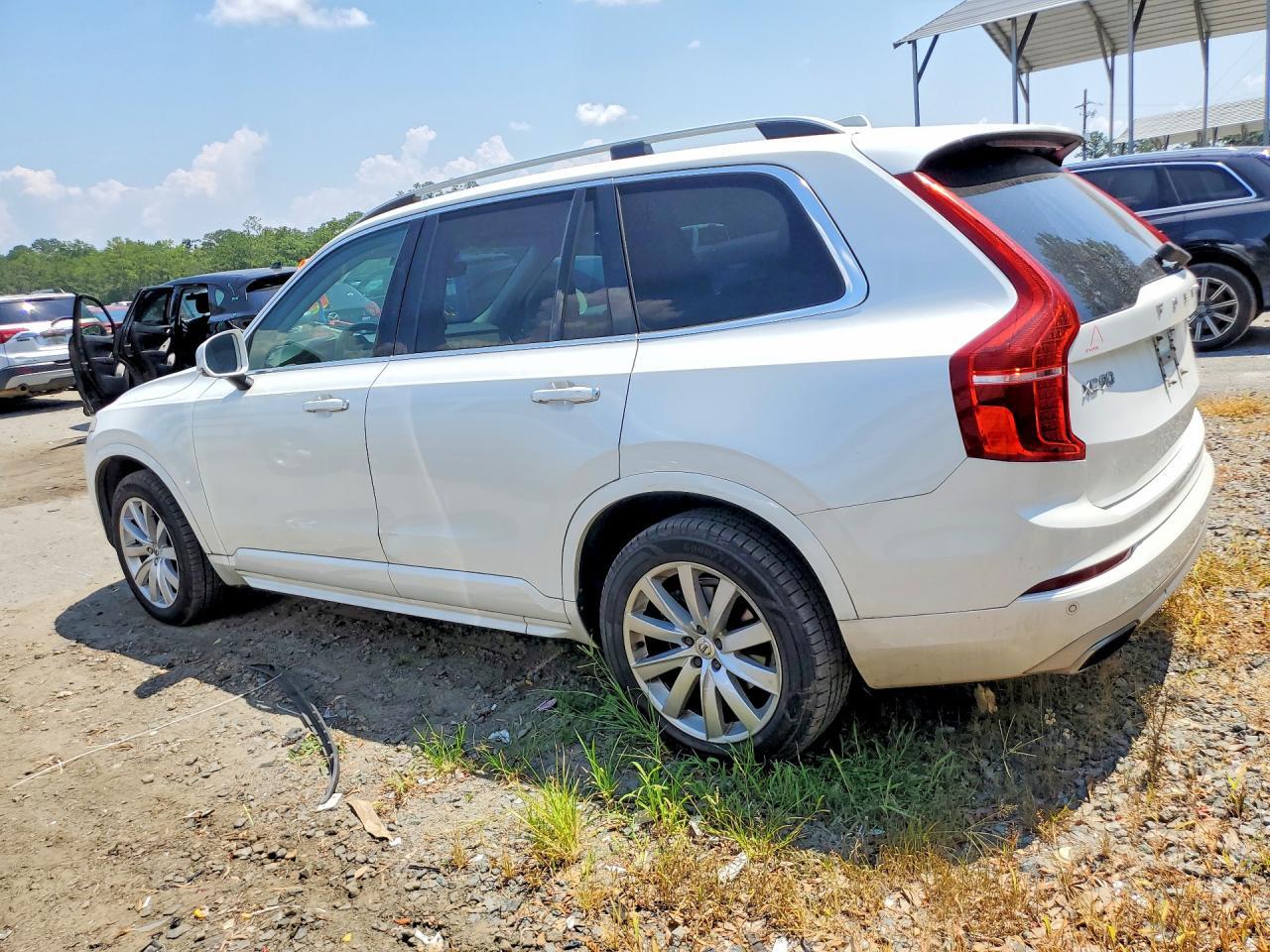 2016 VOLVO XC90 T6 — Фото 2 из 13