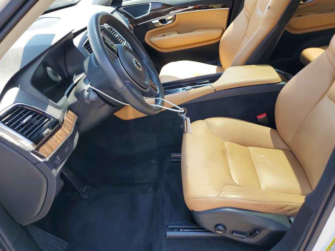 2016 VOLVO XC90 T6 — Фото 7 из 13