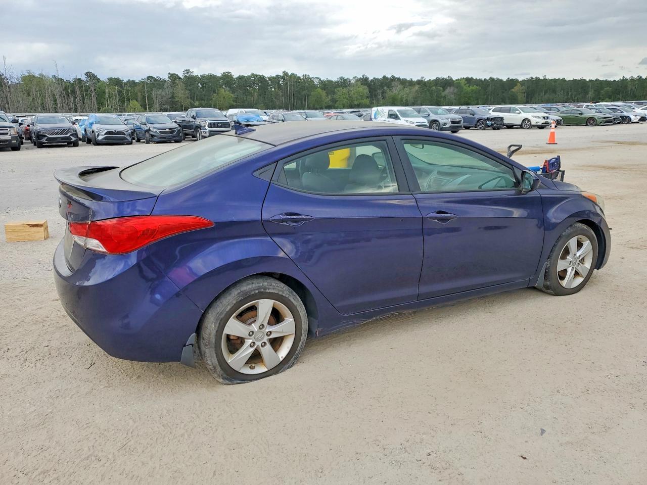 2013 HYUNDAI ELANTRA GLS — Фото 3 из 12