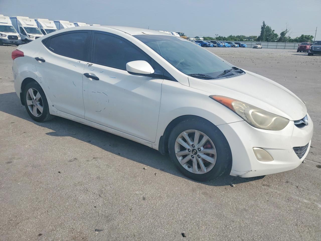 2013 HYUNDAI ELANTRA GLS — Фото 4 из 12