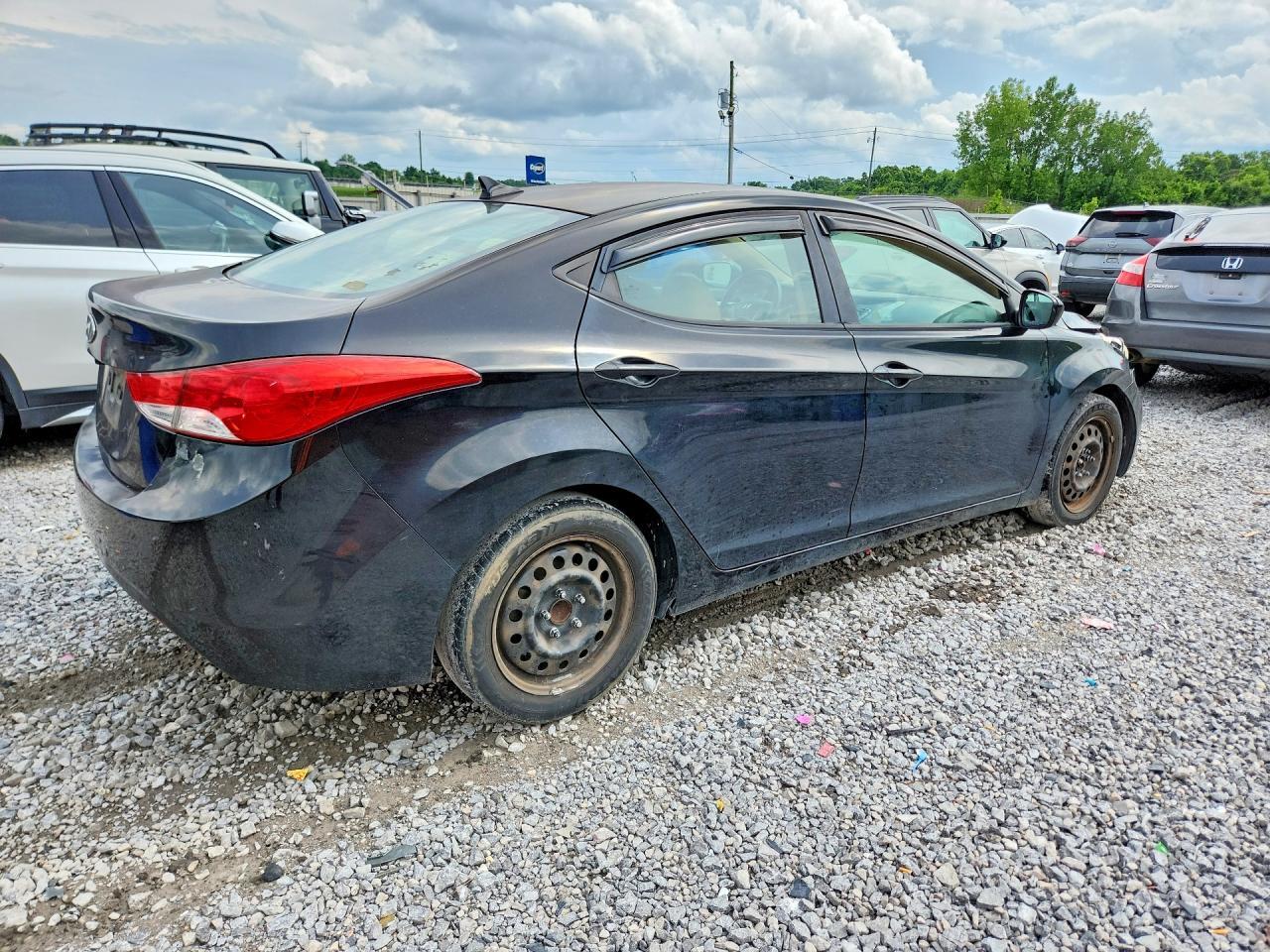 2013 HYUNDAI ELANTRA GLS — Фото 3 из 12