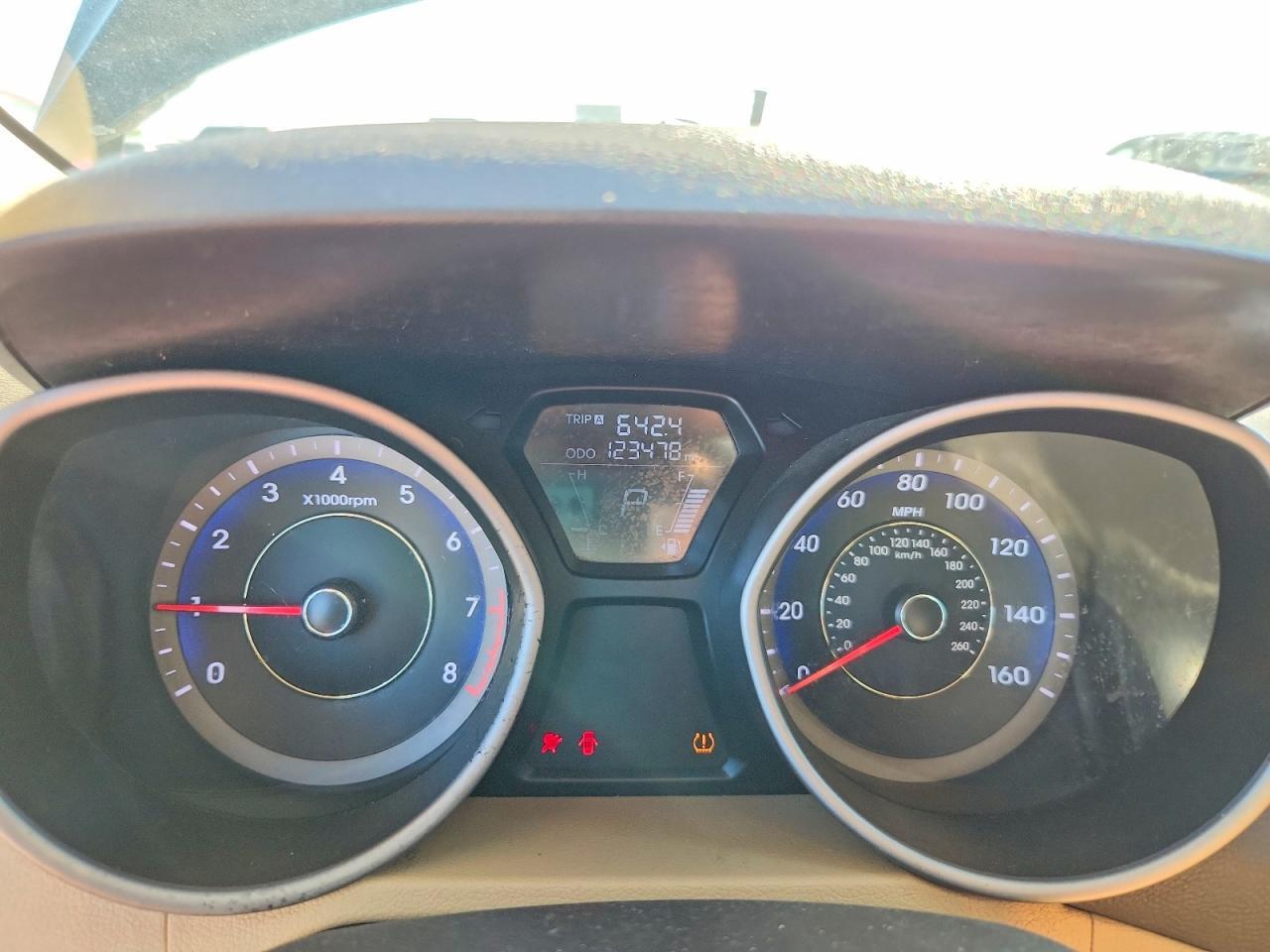 2013 HYUNDAI ELANTRA — Фото 9 из 12