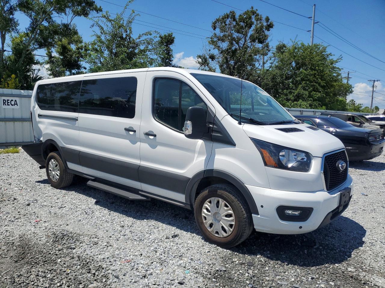 2025 FORD TRANSIT T-350 — Фото 4 из 13