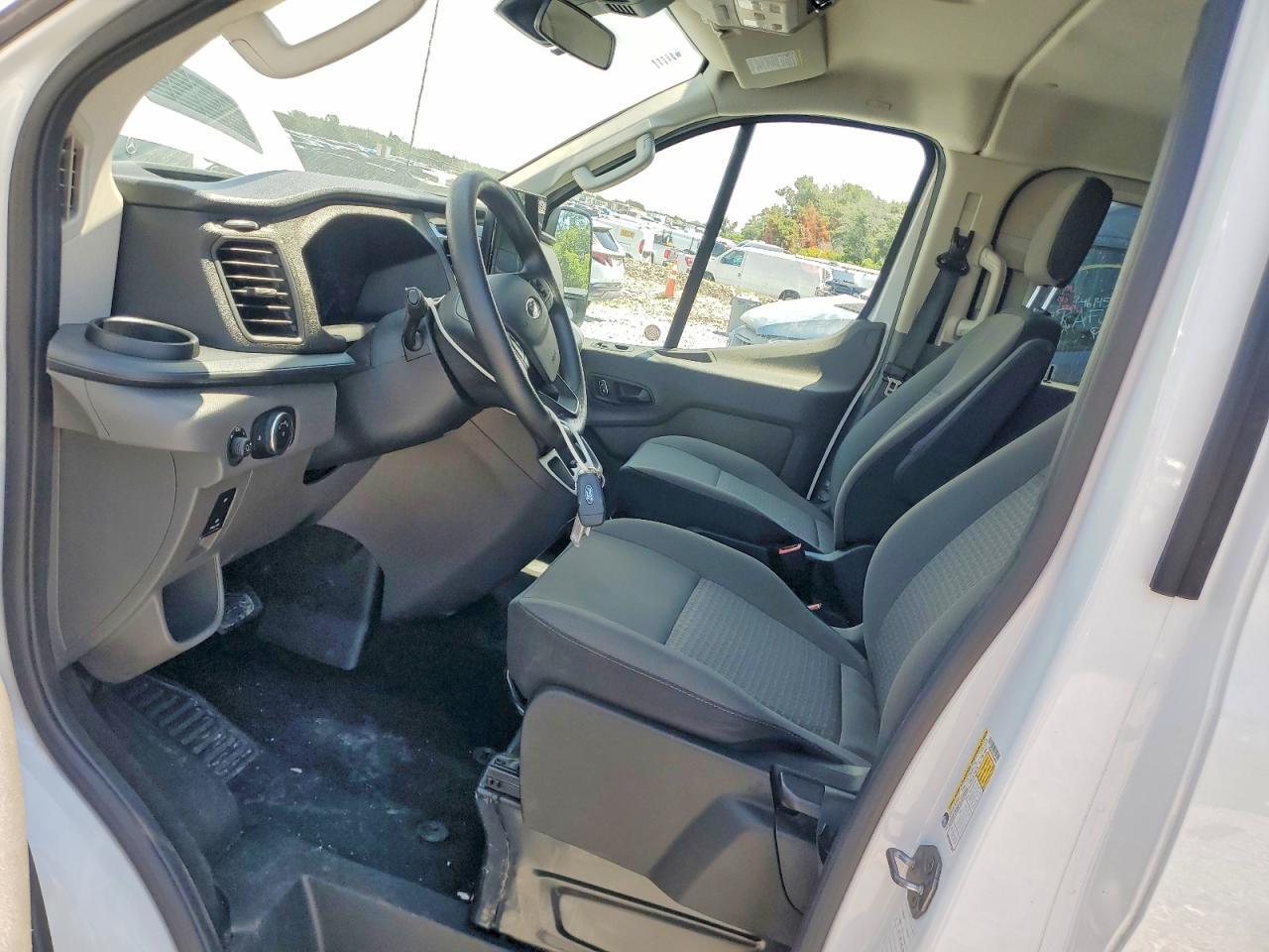 2025 FORD TRANSIT T-350 — Фото 7 из 13