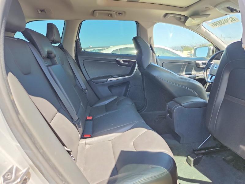 2016 VOLVO XC60 T5 PREMIER — Фото 11 из 13