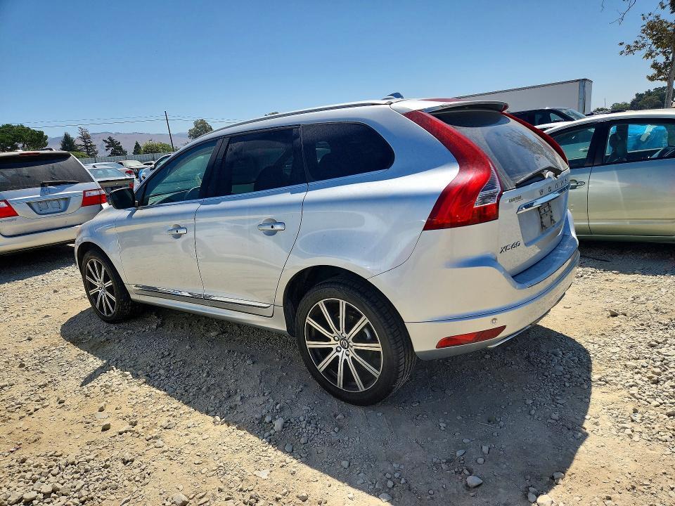 2016 VOLVO XC60 T5 PREMIER — Фото 2 из 13