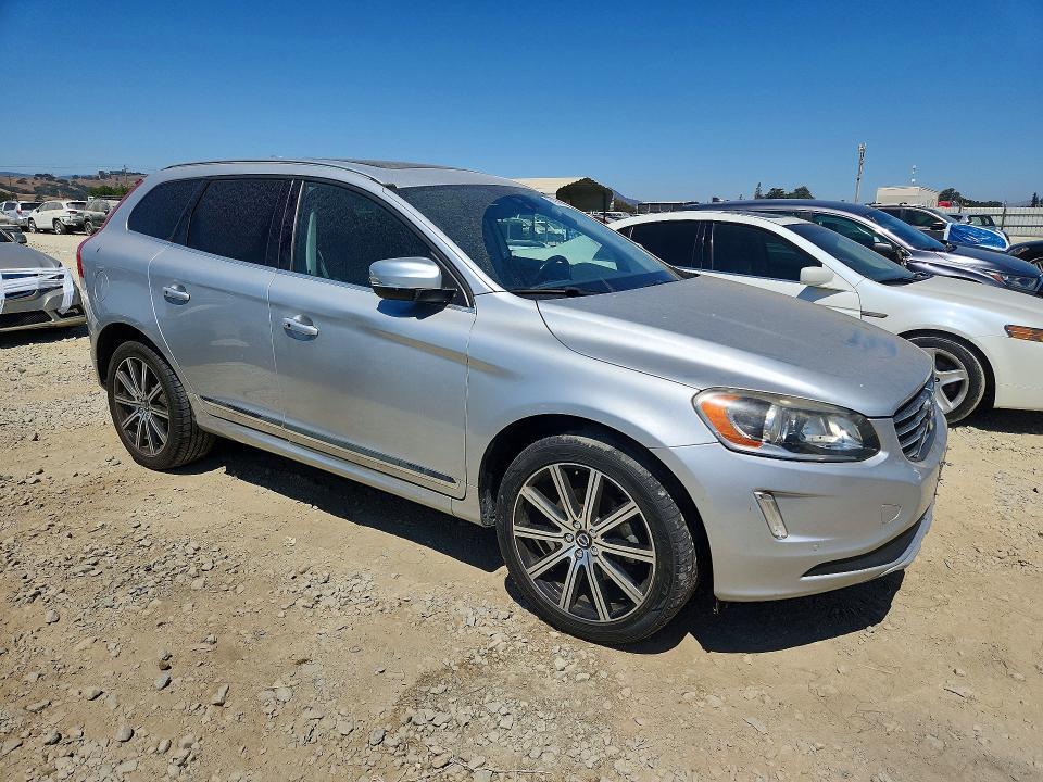 2016 VOLVO XC60 T5 PREMIER — Фото 4 из 13