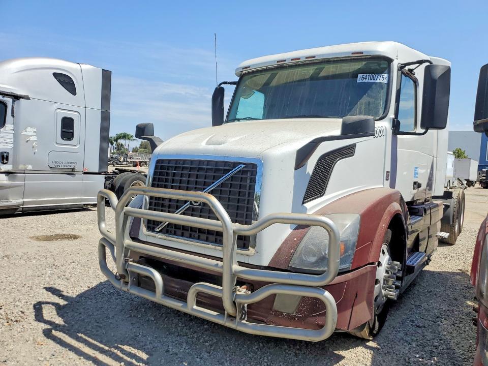 2016 VOLVO VN 4V4NC9EH4GN946975