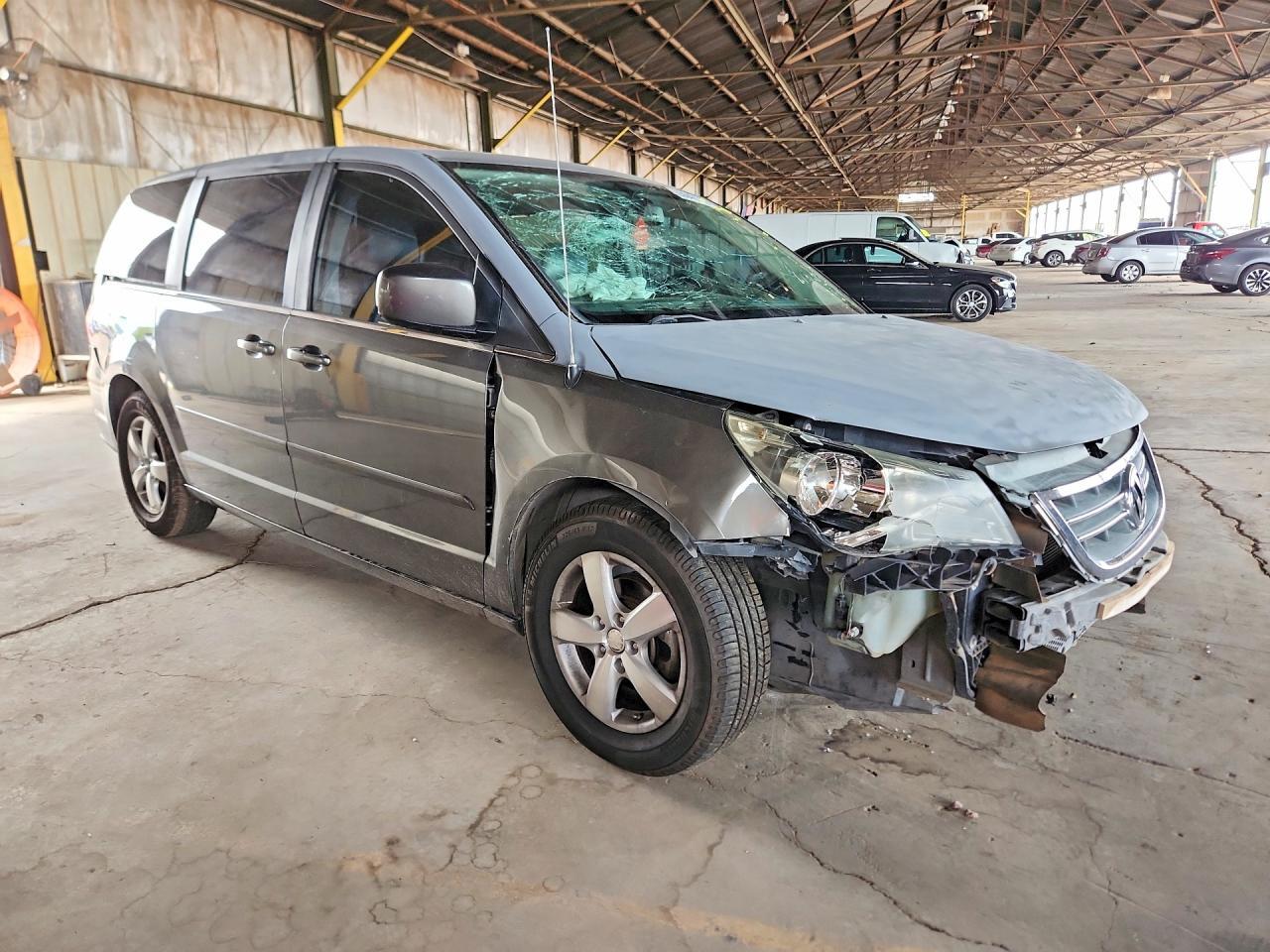2010 VOLKSWAGEN ROUTAN SE — Фото 4 из 13
