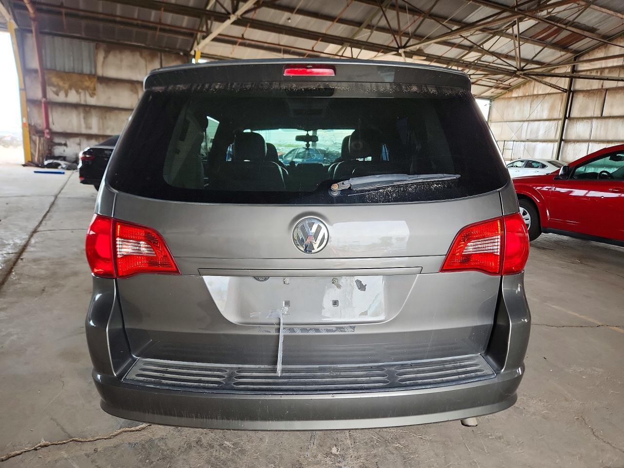 2010 VOLKSWAGEN ROUTAN SE — Фото 6 из 13