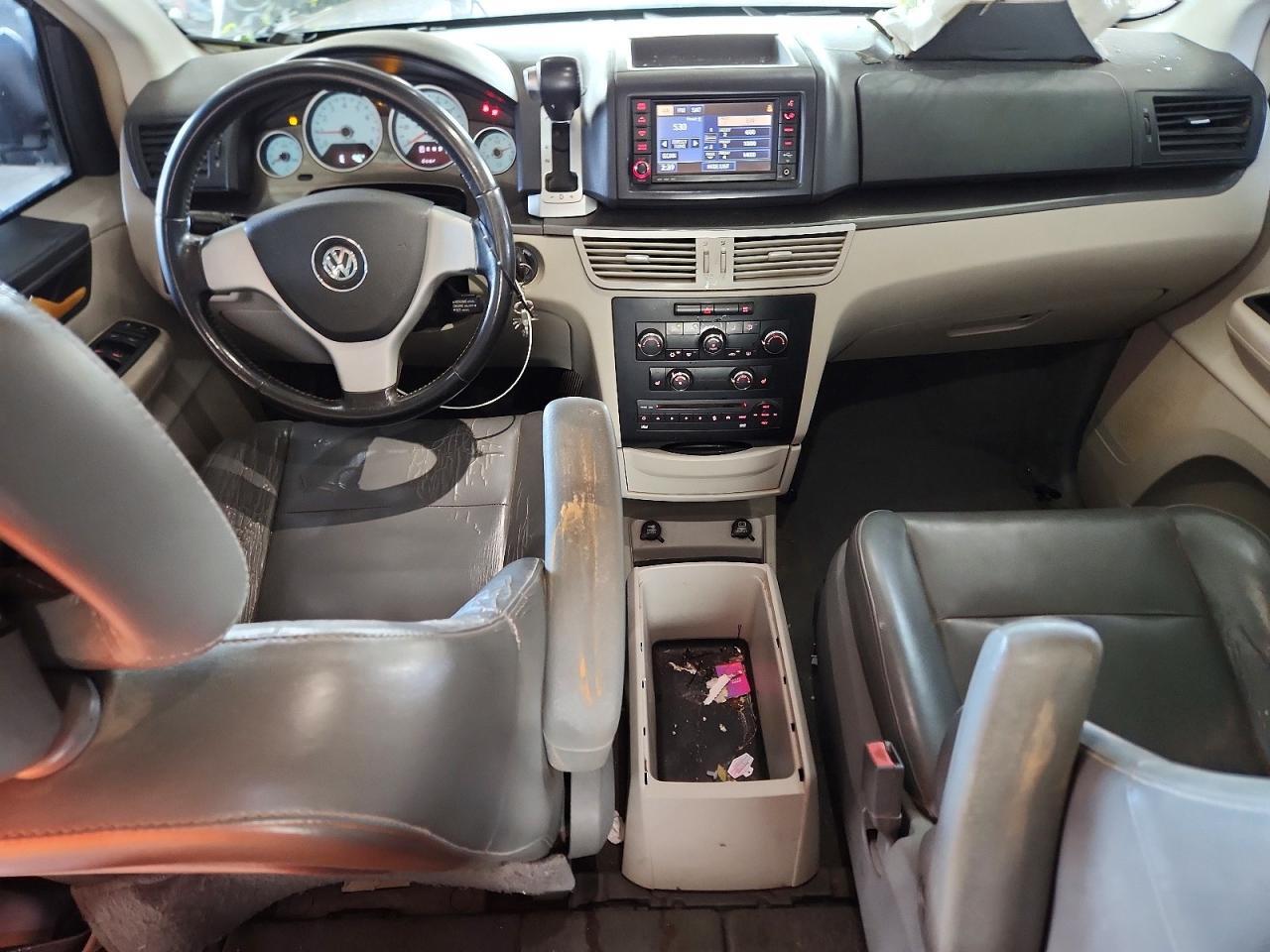 2010 VOLKSWAGEN ROUTAN SE — Фото 8 из 13