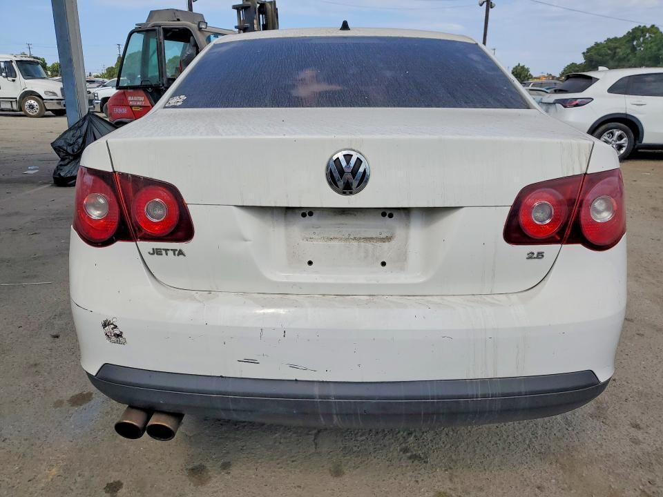 2010 VOLKSWAGEN JETTA S — Фото 6 из 14