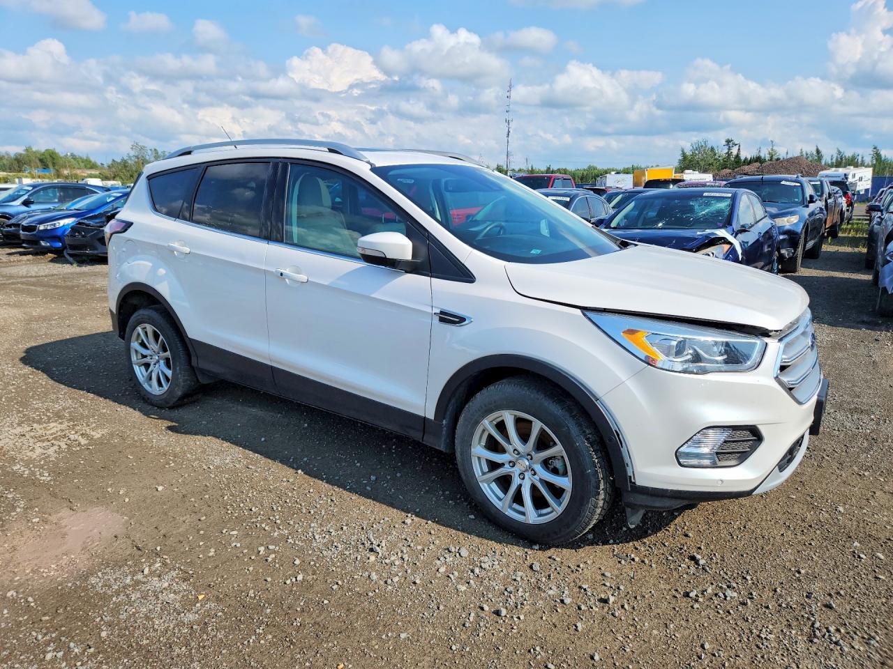 1FMCU9J98HUB69640 2017 FORD ESCAPE photo no. 4