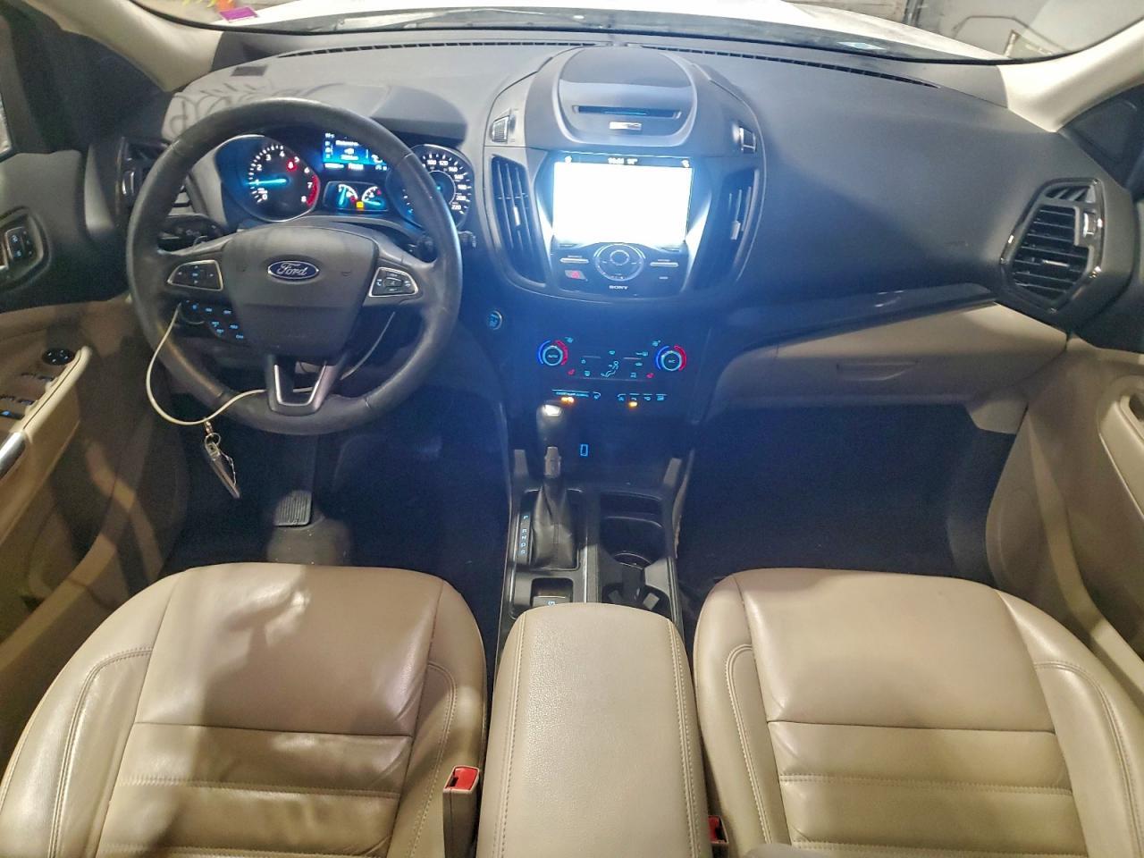 1FMCU9J98HUB69640 2017 FORD ESCAPE photo no. 8