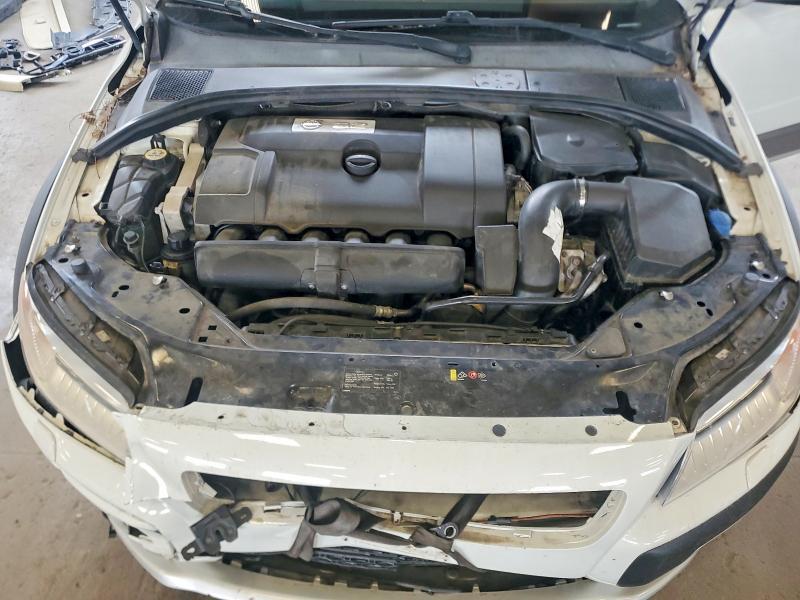 2010 VOLVO XC70 3.2 — Фото 11 из 13