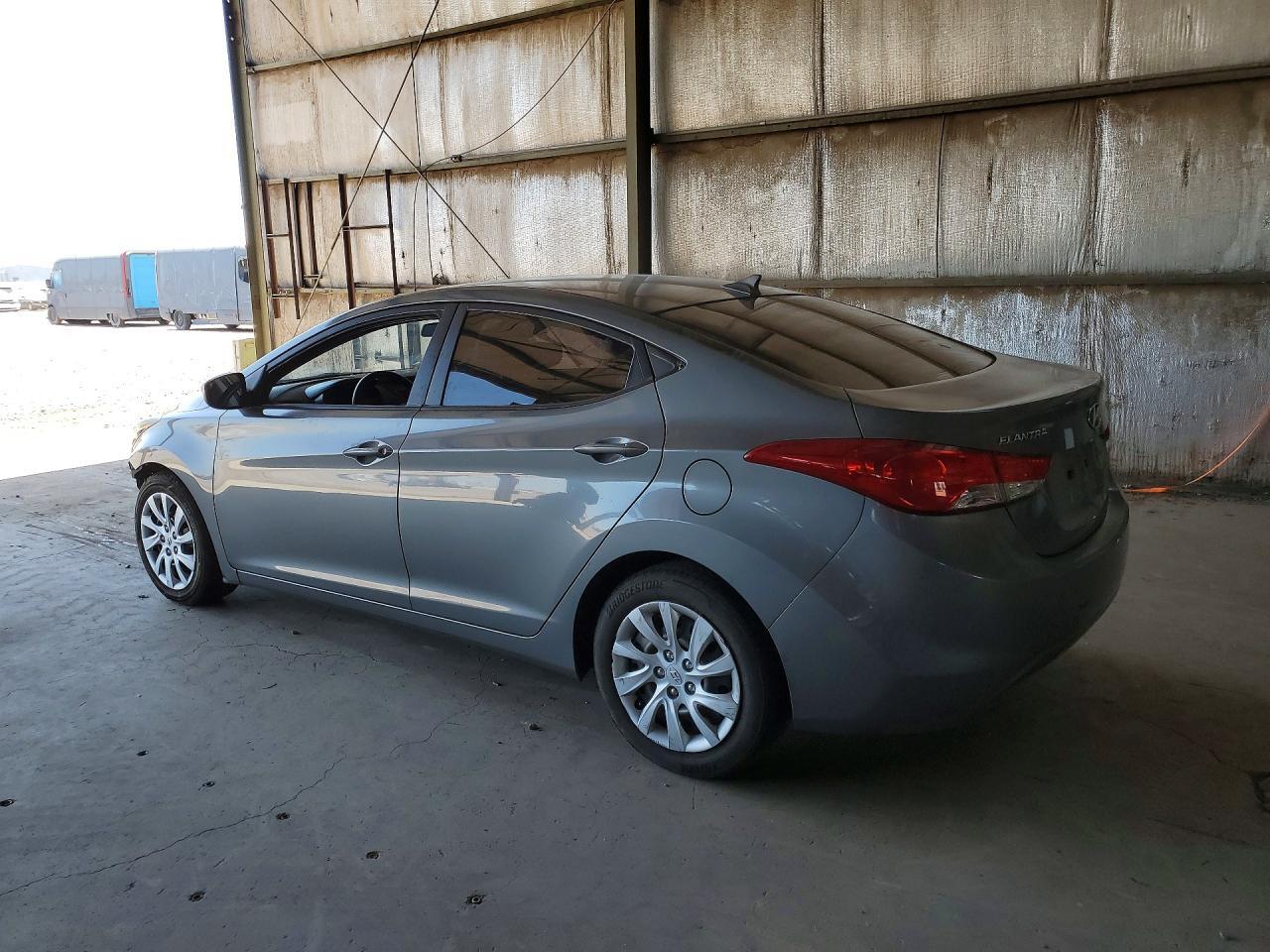 5NPDH4AE2DH227064 2013 HYUNDAI ELANTRA photo no. 2