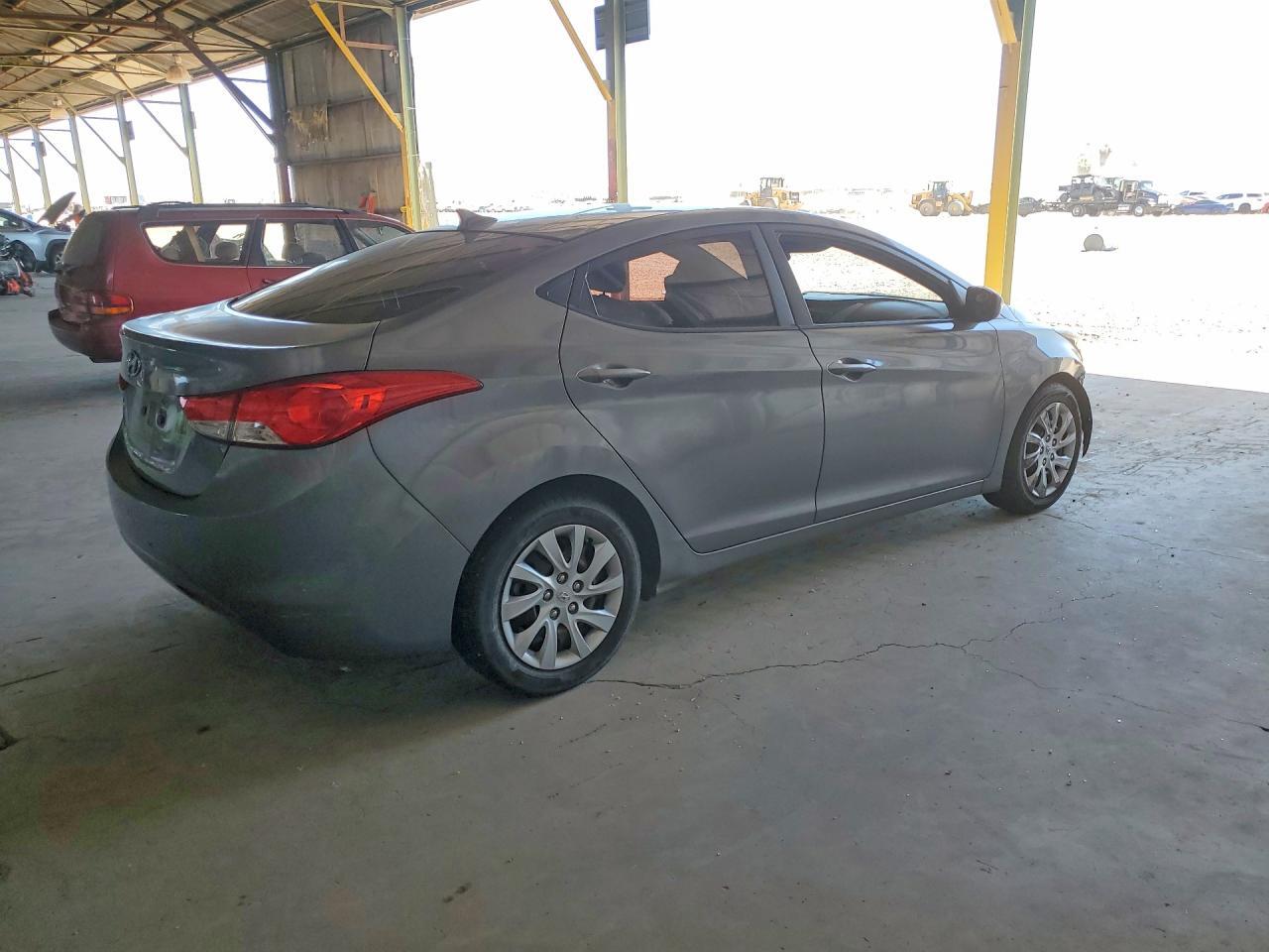 5NPDH4AE2DH227064 2013 HYUNDAI ELANTRA photo no. 3