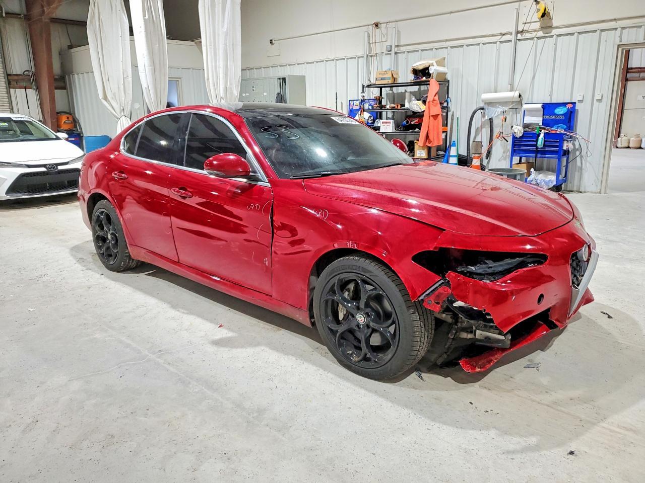 2017 ALFA ROMEO GIULIA TI Q4 — Фото 4 из 13