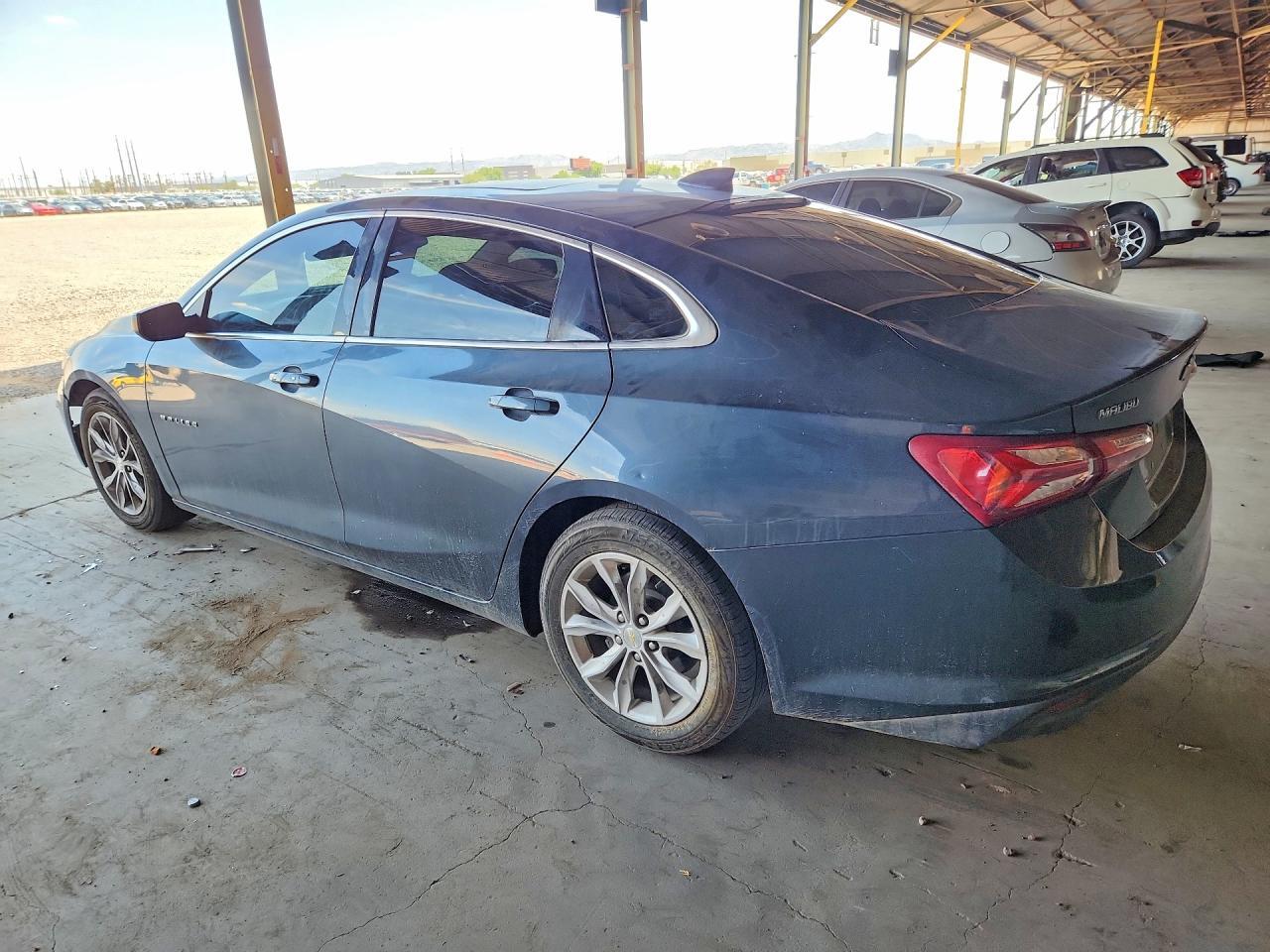 2021 CHEVROLET MALIBU LT — Фото 2 из 12