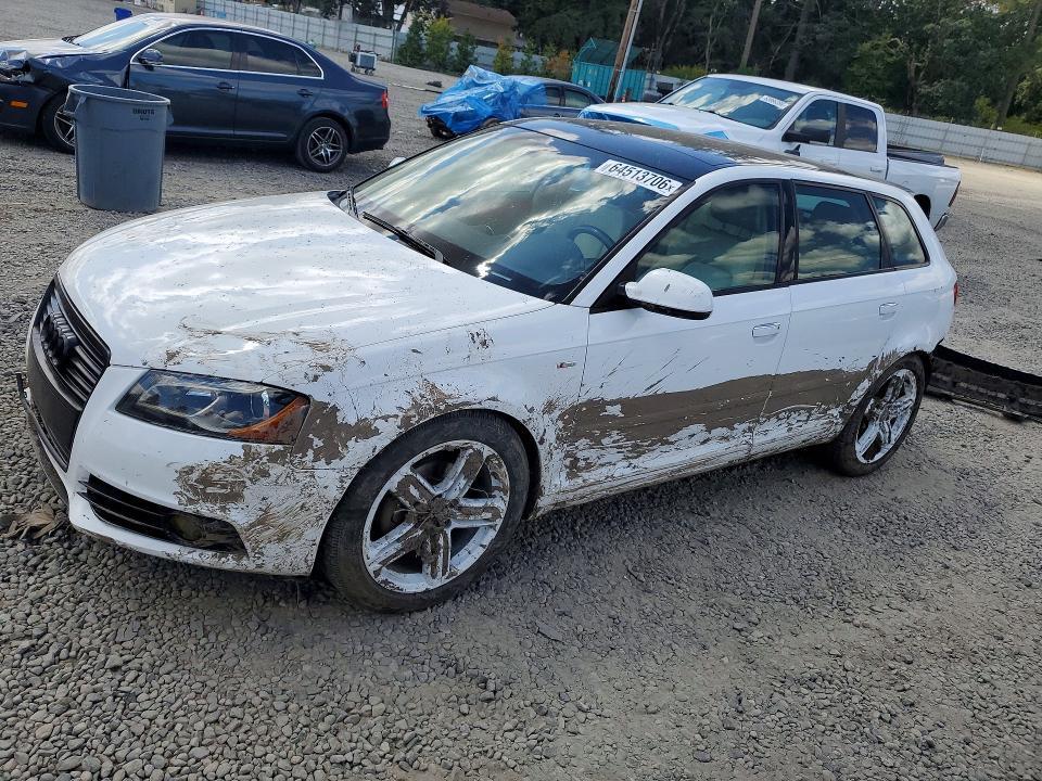2011 AUDI A3 WAUKJAFM7BA026885