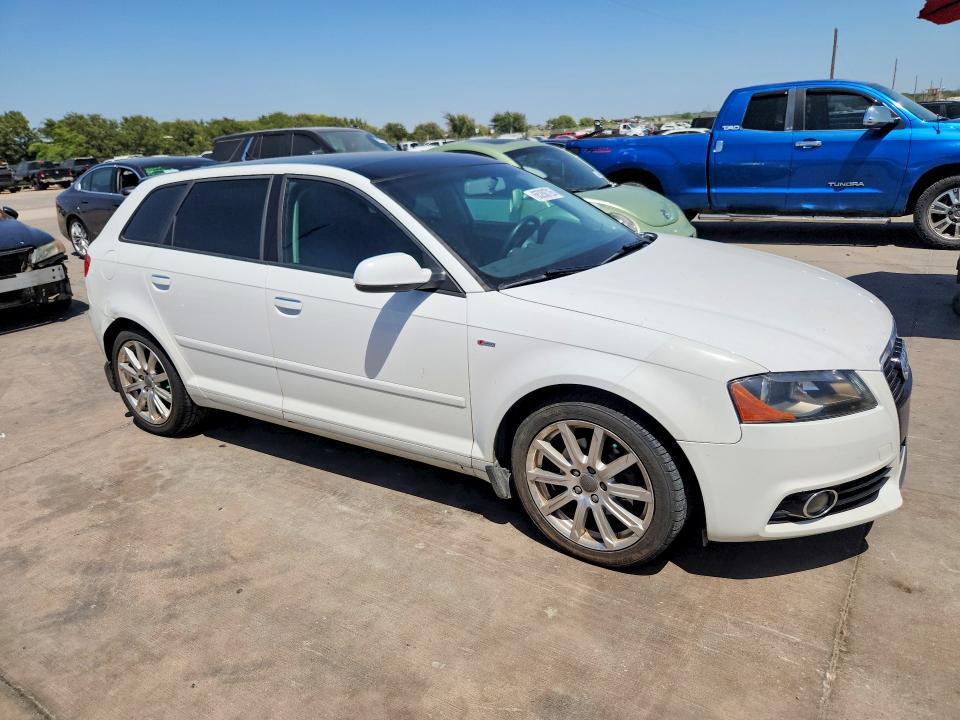 WAUKJAFM0BA123703 2011 AUDI A3 photo no. 4