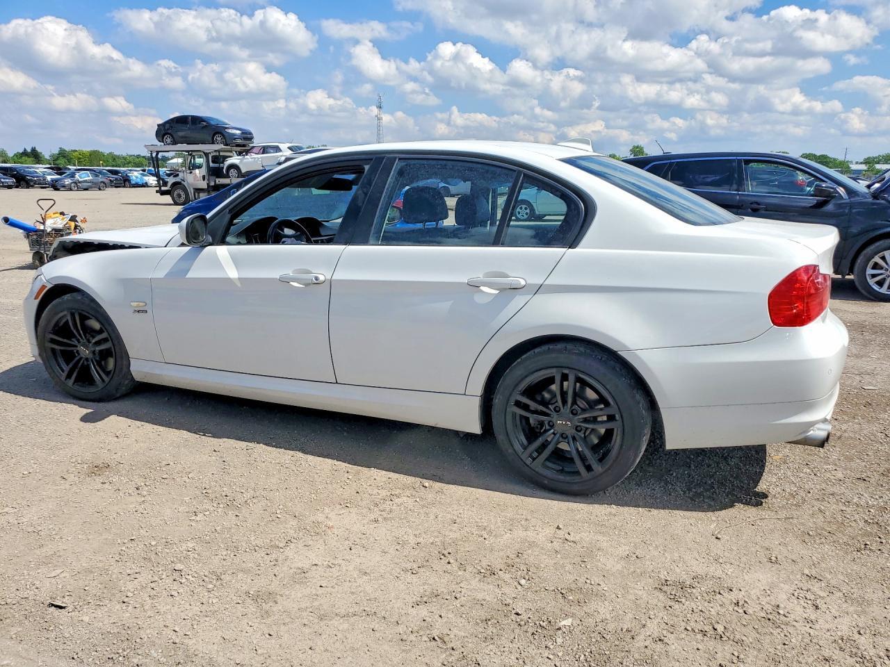 2011 BMW 328 XI — Фото 2 из 12