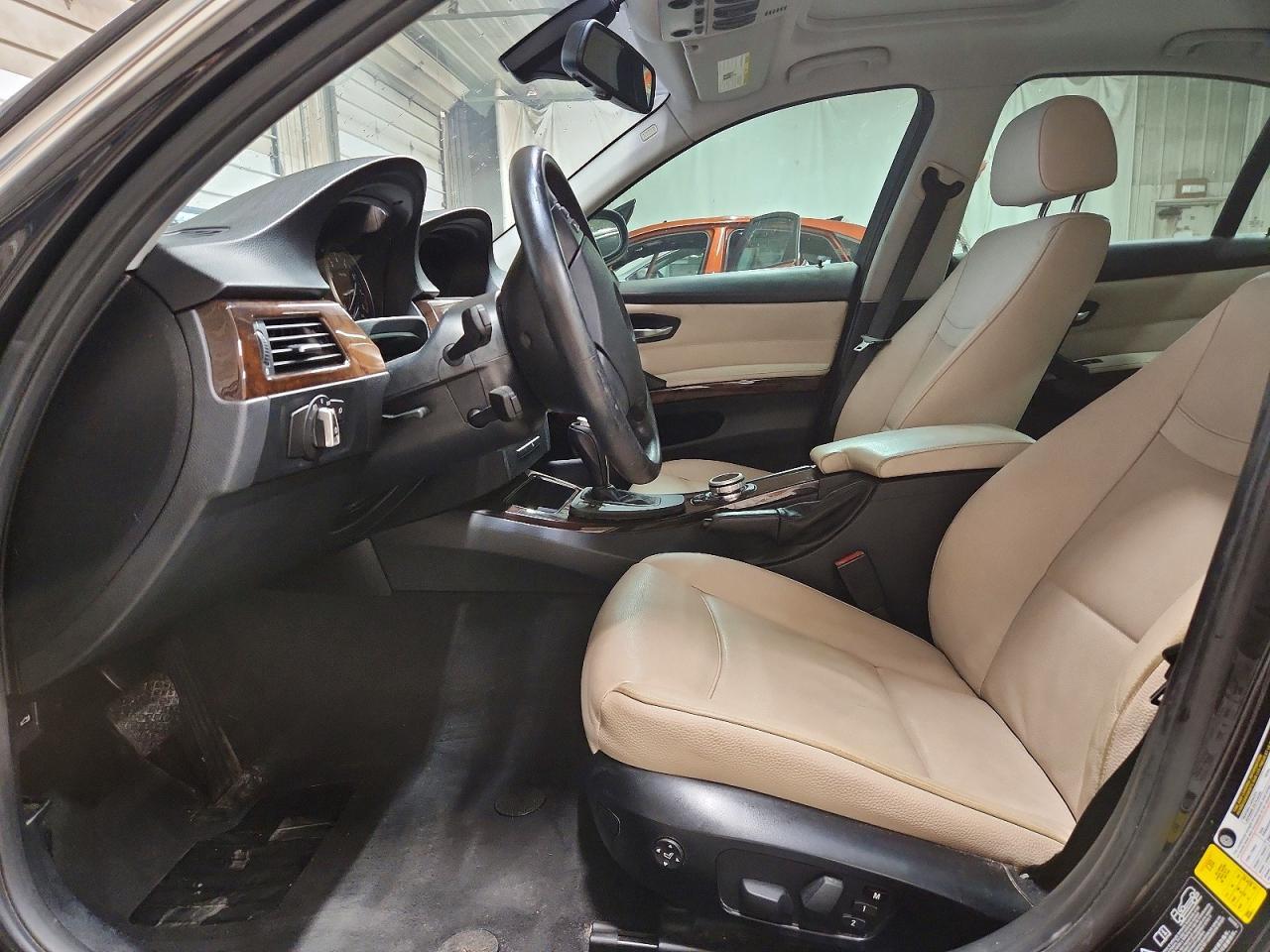 2011 BMW 335 XI — Фото 7 из 12
