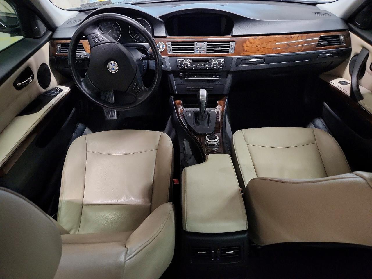 2011 BMW 335 XI — Фото 8 из 12
