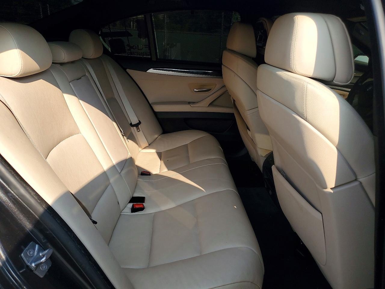 2011 BMW 550 XI — Фото 10 из 12