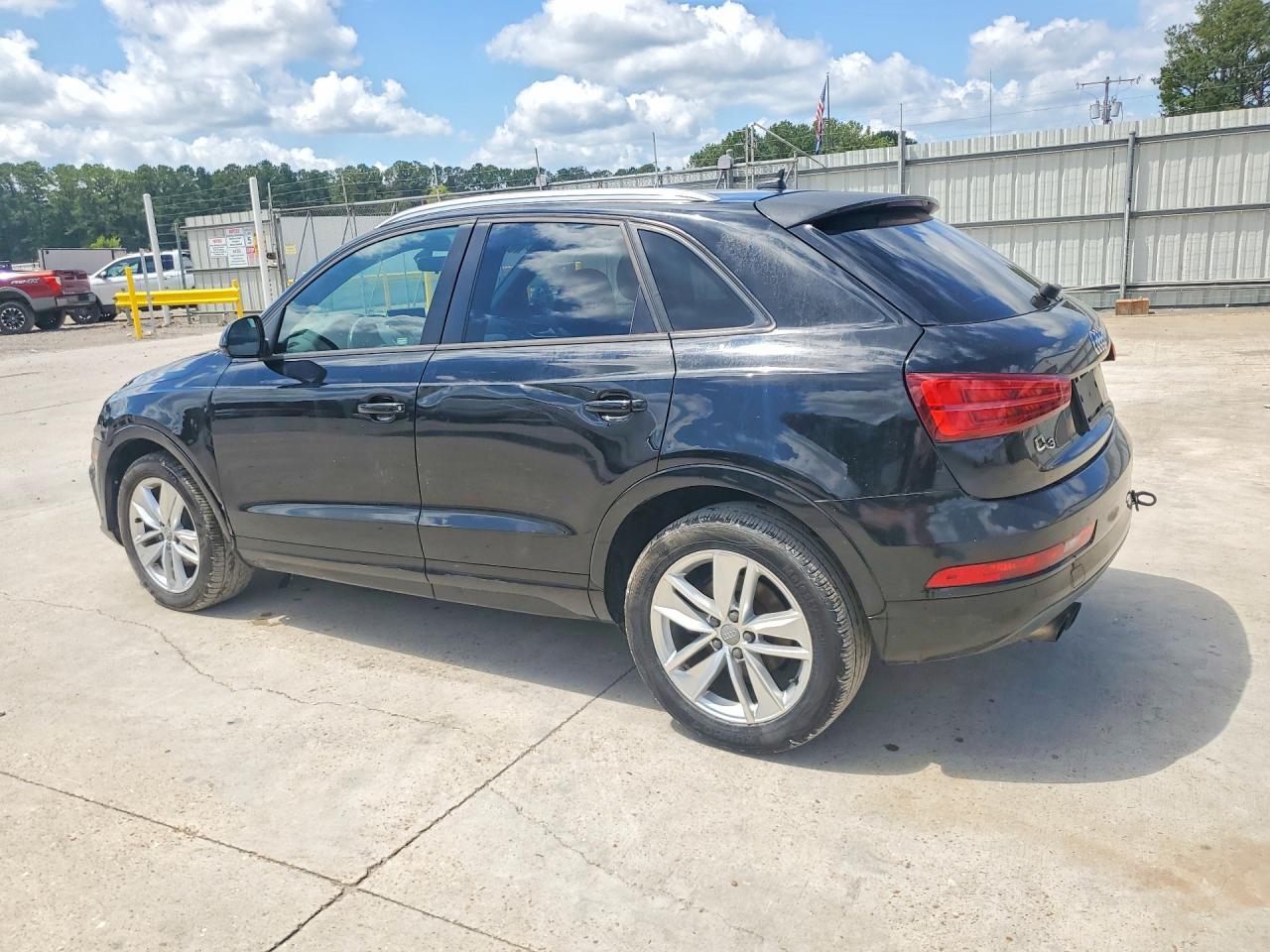 WA1BCCFSXHR017013 2017 AUDI Q3 photo no. 2