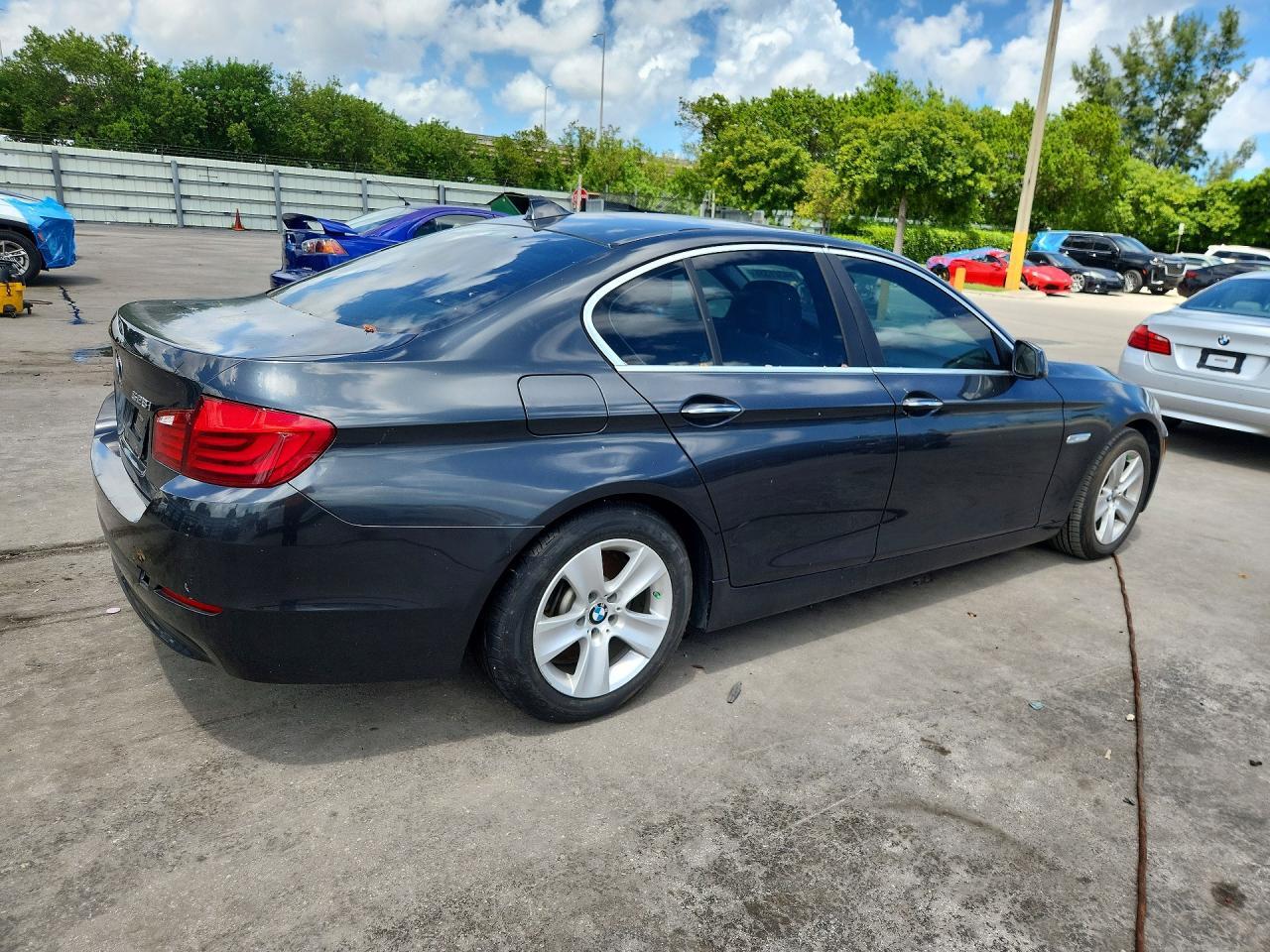 2011 BMW 528 I — Фото 3 из 12