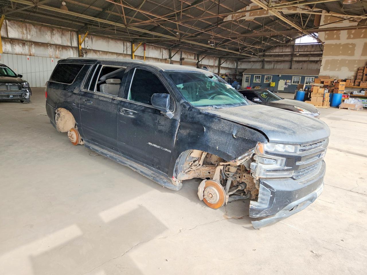 2021 CHEVROLET SUBURBAN K1500 LT — Фото 4 из 13