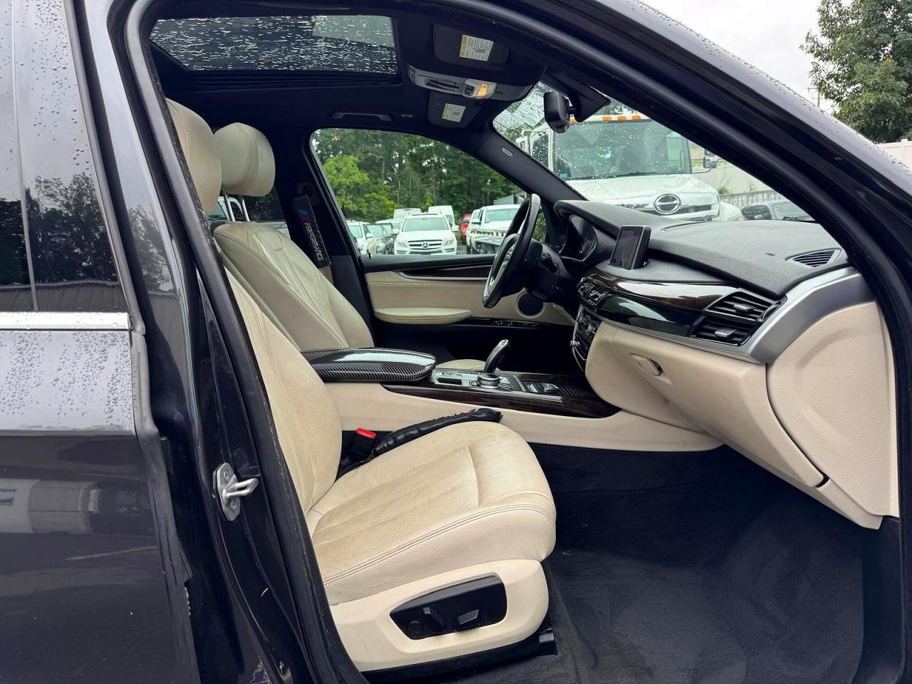 5UXKR0C58H0V66990 2017 BMW X5 photo no. 12