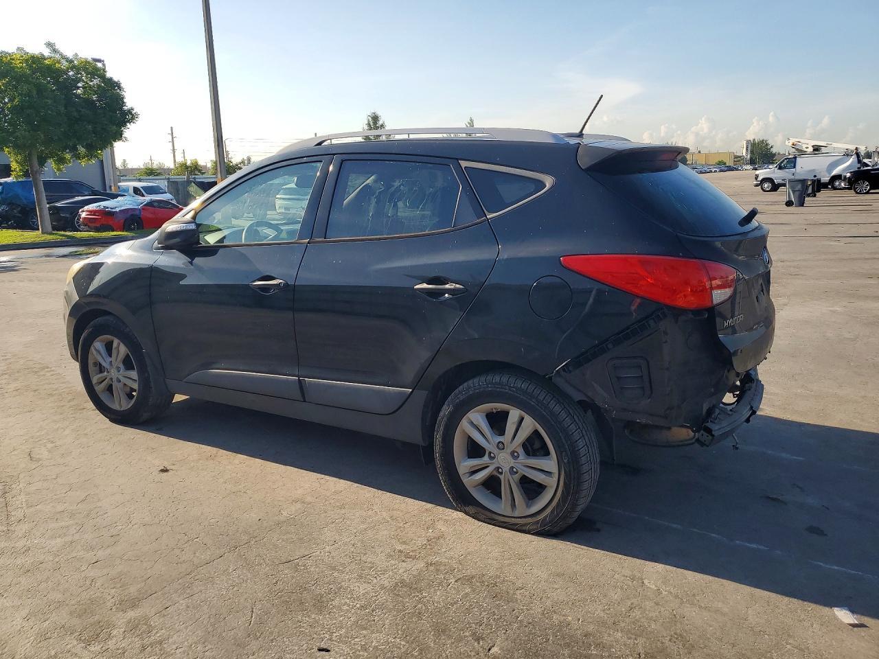 2013 HYUNDAI TUCSON GLS — Фото 2 из 13