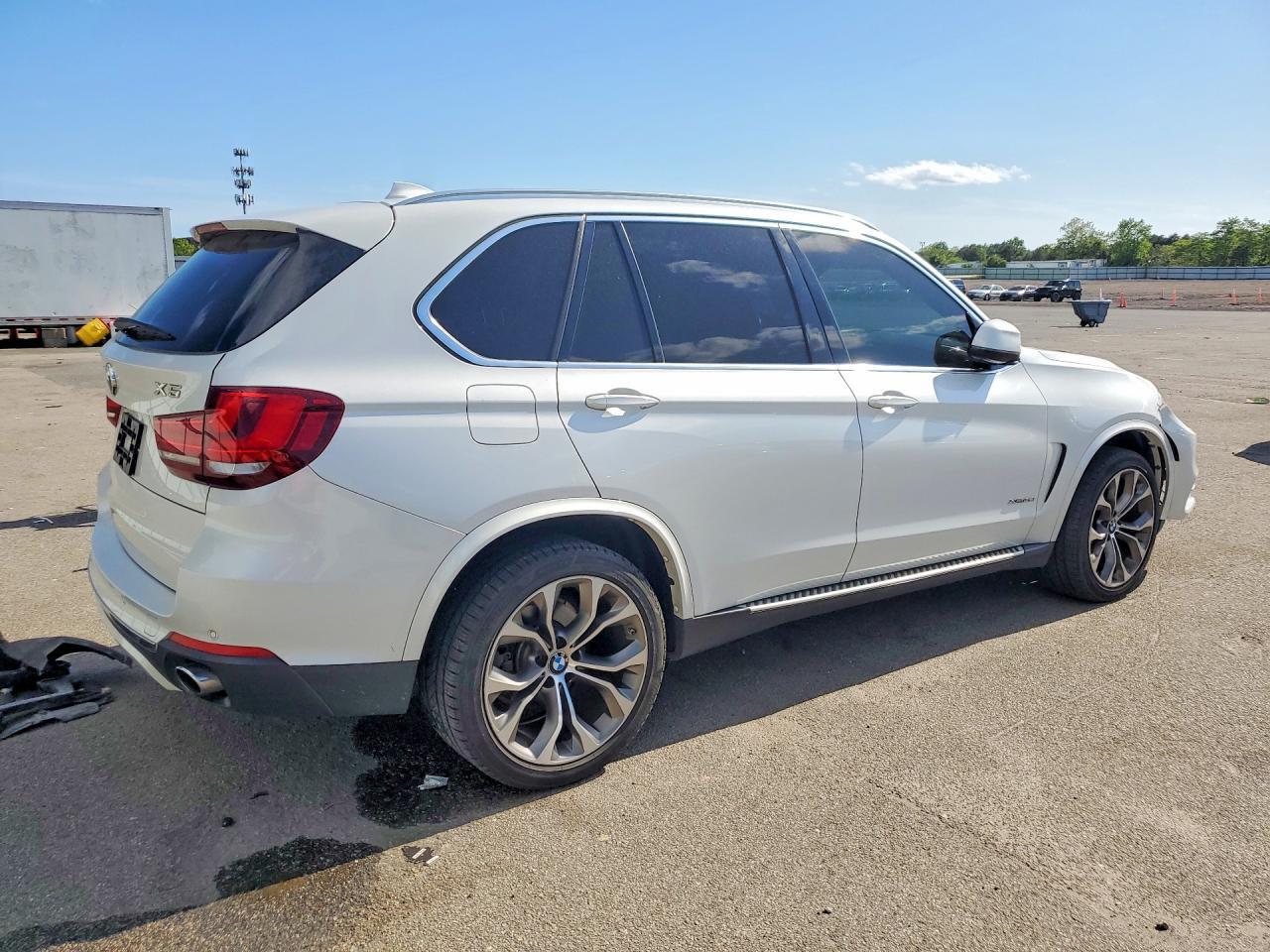 2017 BMW X5 SDRIVE35I — Фото 3 из 13